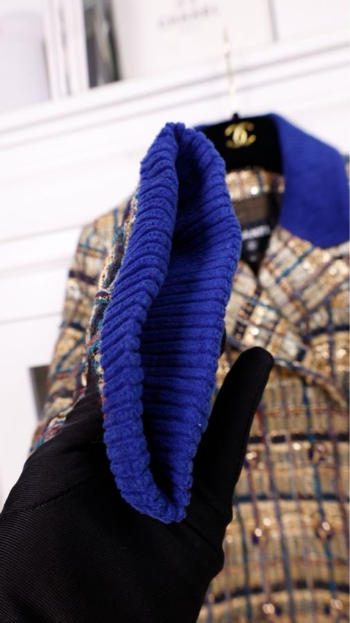 Chanel 19年埃及系列蓝金圣甲虫蓝色丝绒领口双排扣外套半裙套装-36