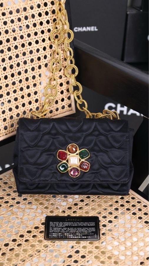 Chanel 1开琉璃宝石缎面单肩包-0
