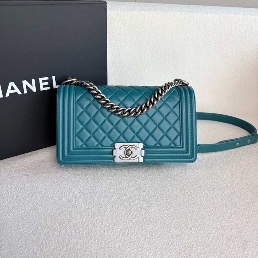 Chanel Leboy中號
25cm 藍色銀扣 羊皮-1