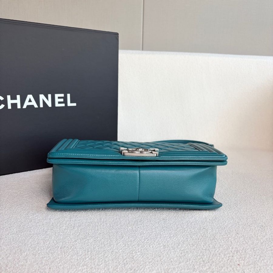 Chanel Leboy中號
25cm 藍色銀扣 羊皮-4