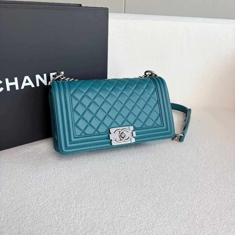 Chanel Leboy中號
25cm 藍色銀扣 羊皮-5