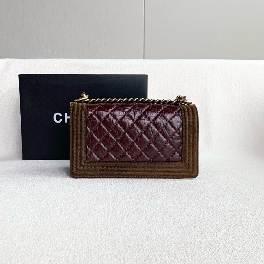 Chanel 限定拼皮Leboy中號
深紅色拼色 金扣-2