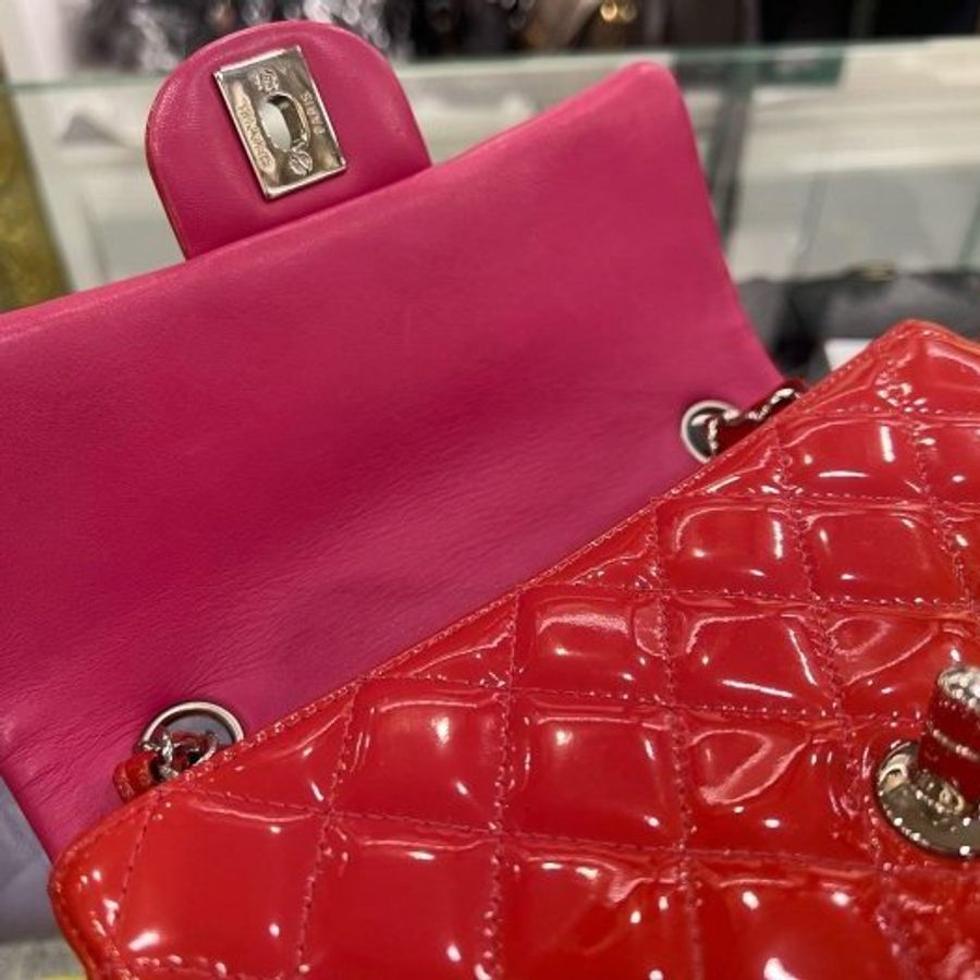 東區正精品㊣CHANEL A69900 MINI COCO CF 20cm 香奈兒紅色漆皮銀鍊菱格紋斜背包 CF 20cm RZ6543-10