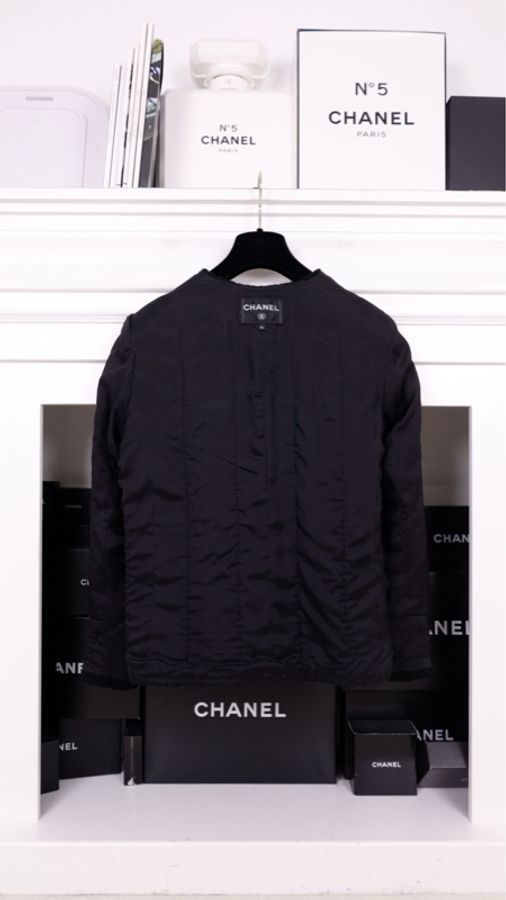 Chanel 16年罗马系列黑色粗花呢缎面滚边拉链V领四口袋外套FR42 24/4-6