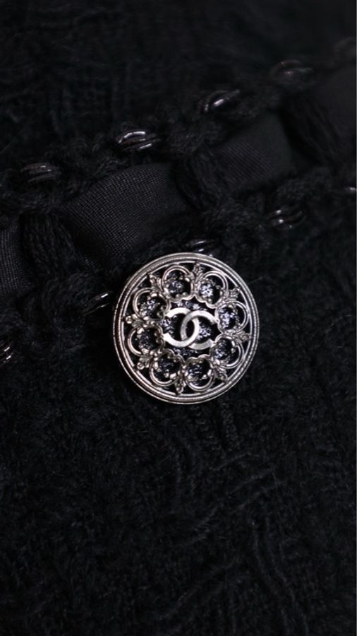 Chanel 16年罗马系列黑色粗花呢缎面滚边拉链V领四口袋外套FR42 24/4-9