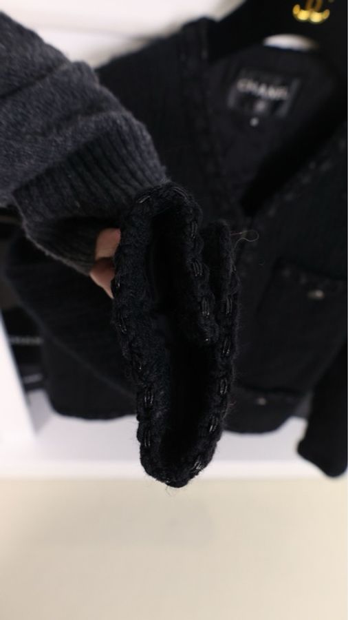 Chanel 16年罗马系列黑色粗花呢缎面滚边拉链V领四口袋外套FR42 24/4-22