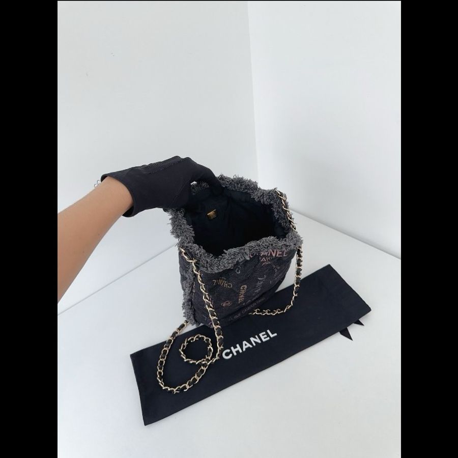 Chanel香奈兒黑丹寧牛仔 彩色字母塗鴉 抽繩鏈條水桶包小號 99新✨️-8