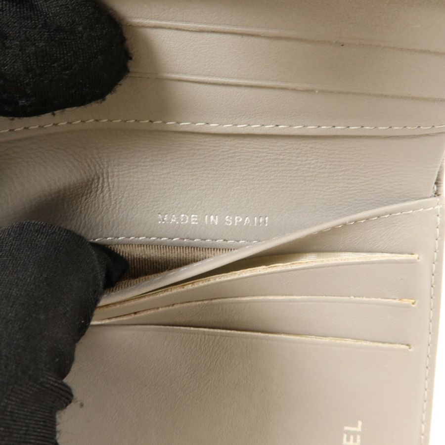 CHANEL 漆皮皮革Bifold Wallet錢包-8