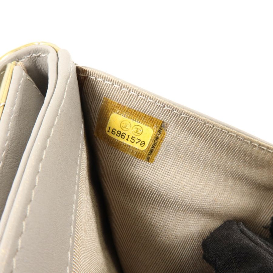 CHANEL 漆皮皮革Bifold Wallet錢包-9