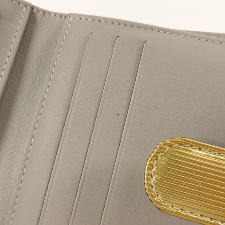CHANEL 漆皮皮革Bifold Wallet錢包-17