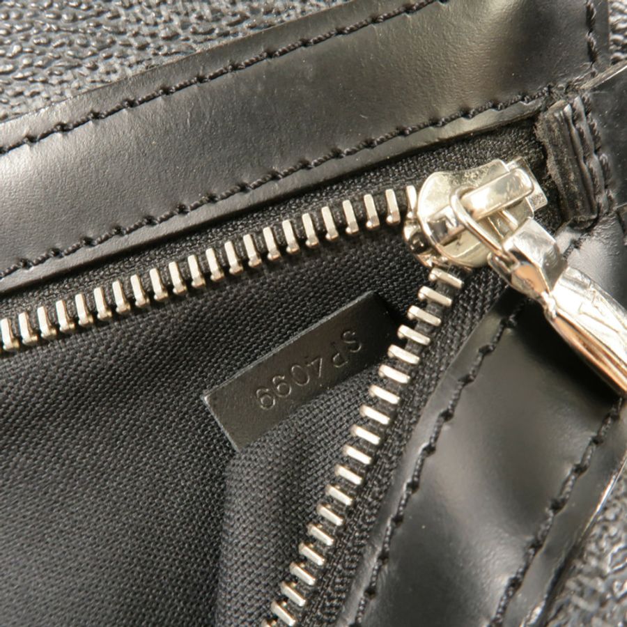 LOUIS VUITTON Damier Graghite Daniel MM銀扣肩背袋-7