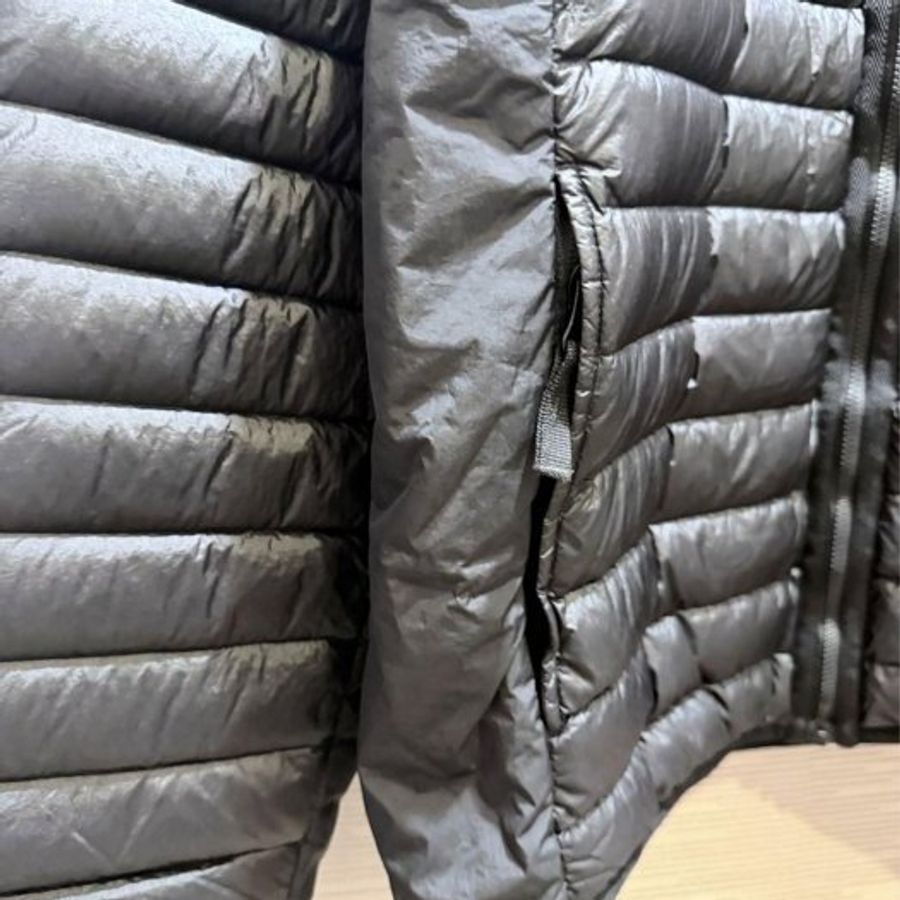 💎Han's house精品服飾💎STONE ISLAND 石頭島 羽絨 連帽 外套 現貨 青年款 =男成人 S 原價21000-6