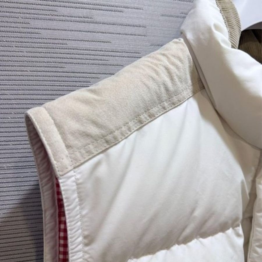 💎Han's house精品服飾💎moncler SCAIS 滑雪系列 防水 羽絨 背心 可手水洗 現貨 L ~ XXL 原價45200-5