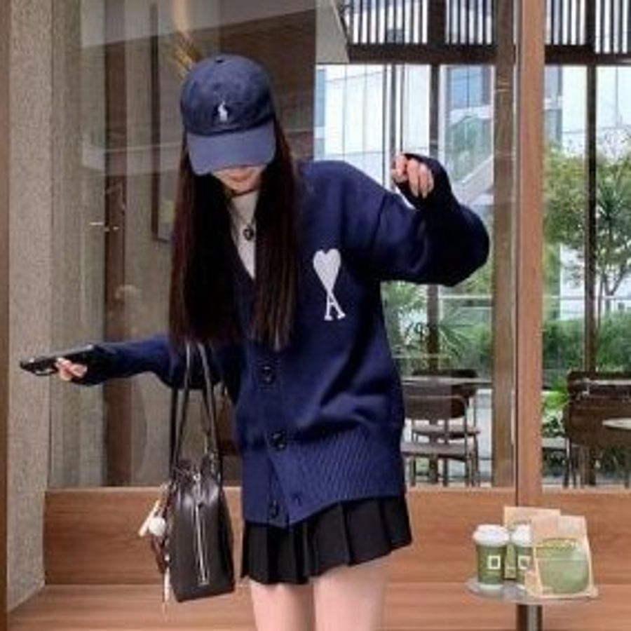 💎Han's house精品服飾💎AMI PARIS 愛心 毛衣 開衫 外套 葡萄牙製 男女共穿 可手水洗 現貨 原價21700-0