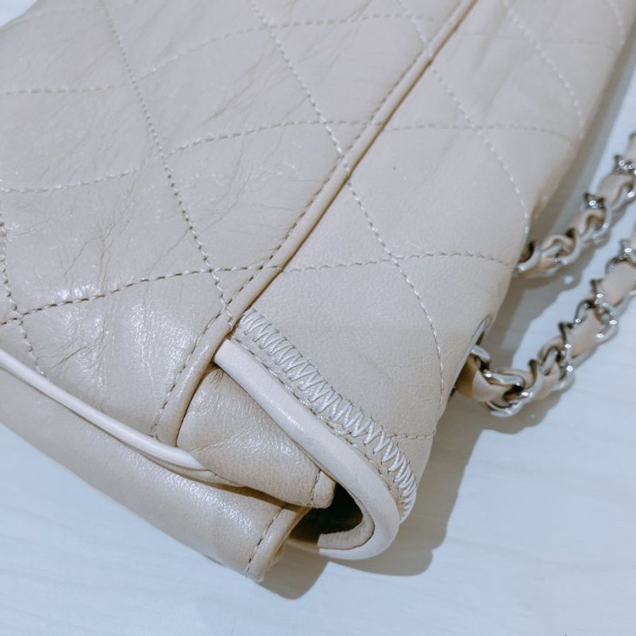 TK2112	香奈兒 杏色 翻蓋肩背包  Mademoiselle East-West Flap Beige X PHW-16