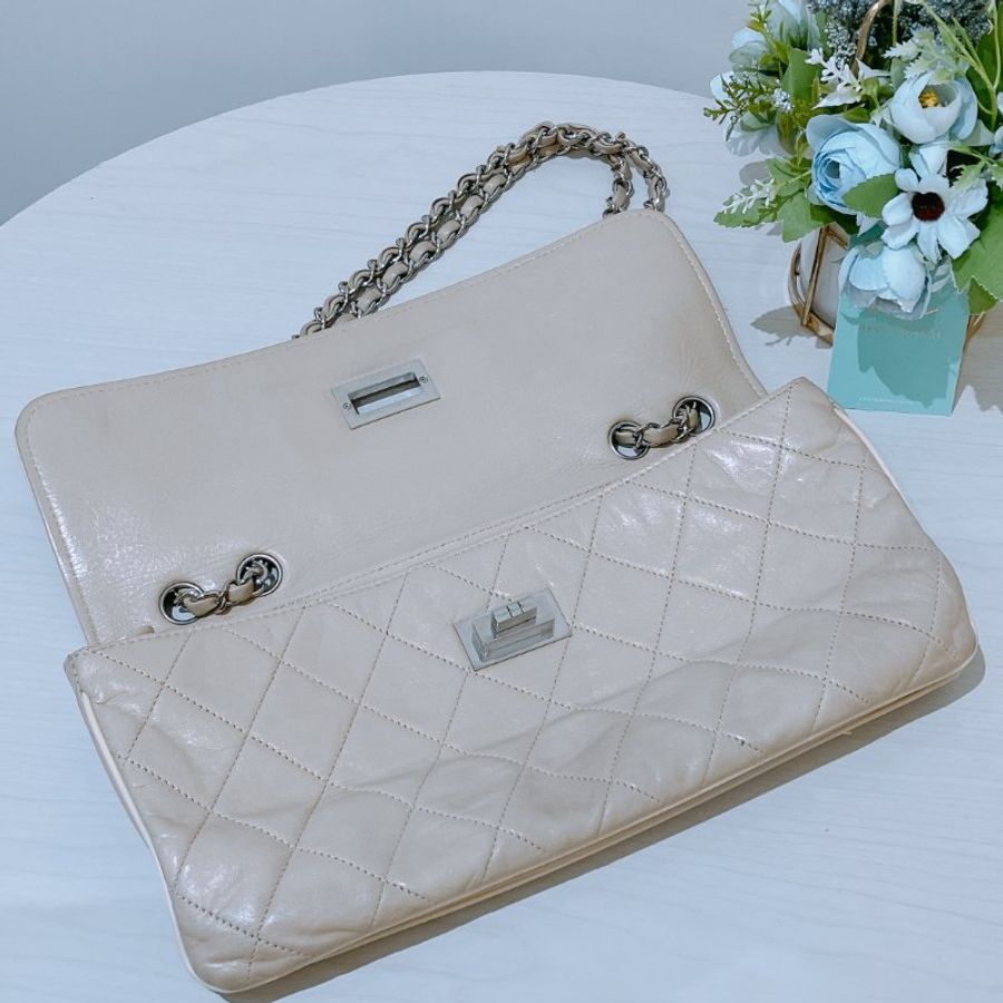 TK2112	香奈兒 杏色 翻蓋肩背包  Mademoiselle East-West Flap Beige X PHW-18