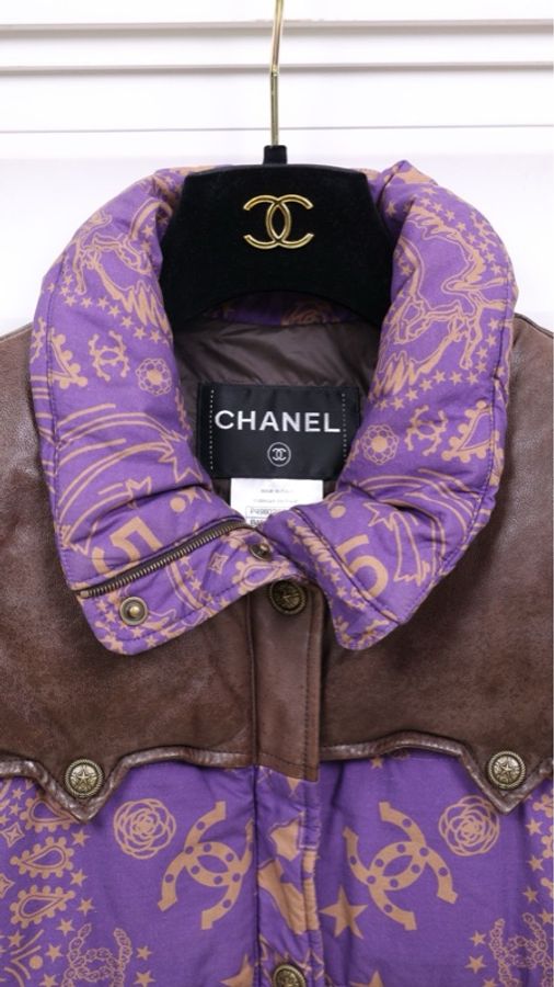 Chanel 14年达拉斯系列紫色拼皮棉服马甲-16