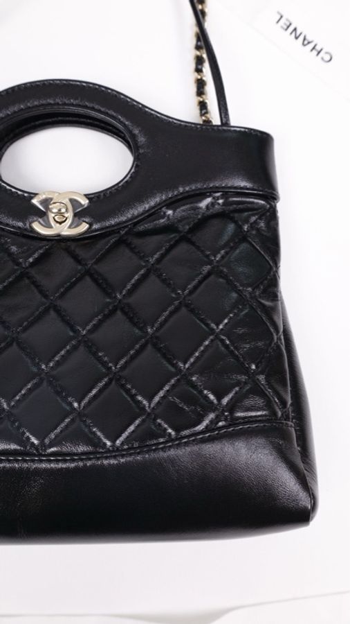 Chanel 24B黑金书包扣油蜡皮31bag mini手提包单肩包-13