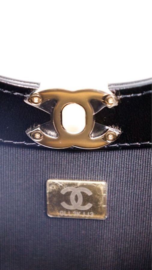 Chanel 24B黑金书包扣油蜡皮31bag mini手提包单肩包-19