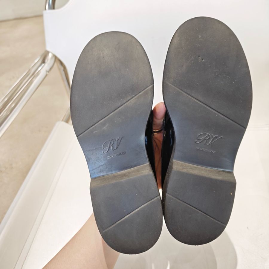 Roger Vivier 羅傑·維維亞 RV 漆皮 樂福鞋 尺碼：36-5