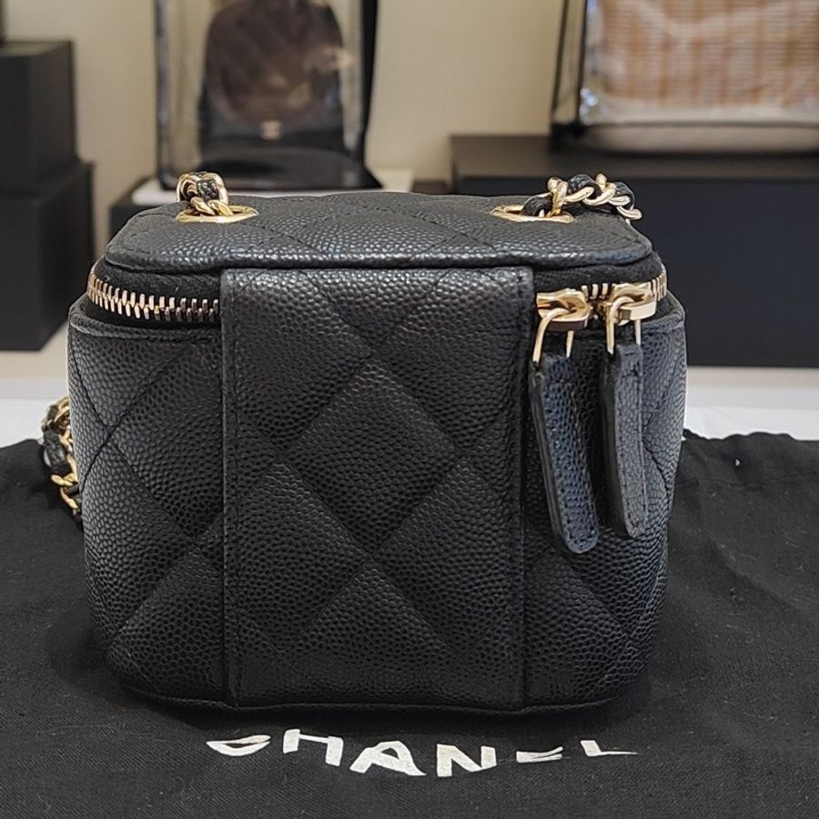 Chanel 香奈兒黑金荔枝皮化妝小盒子鏈條斜挎包-1