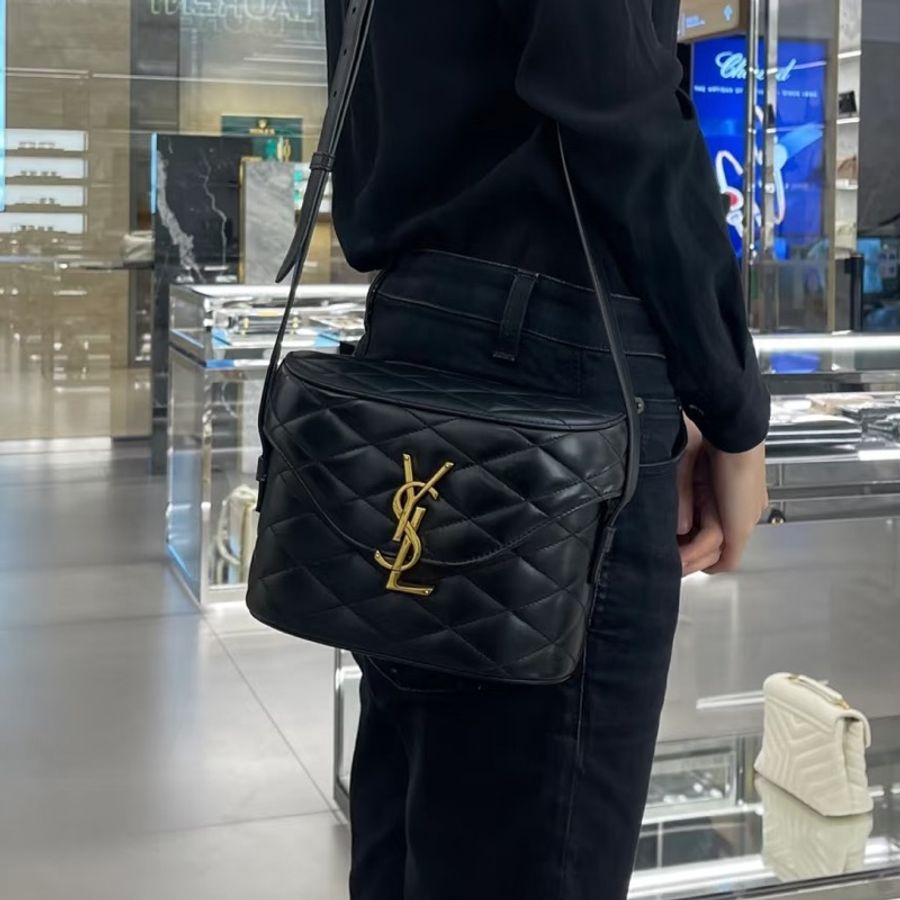 閒置未使用 YSL聖羅蘭黑色羊皮革盒子包 尺寸19x8x15-1