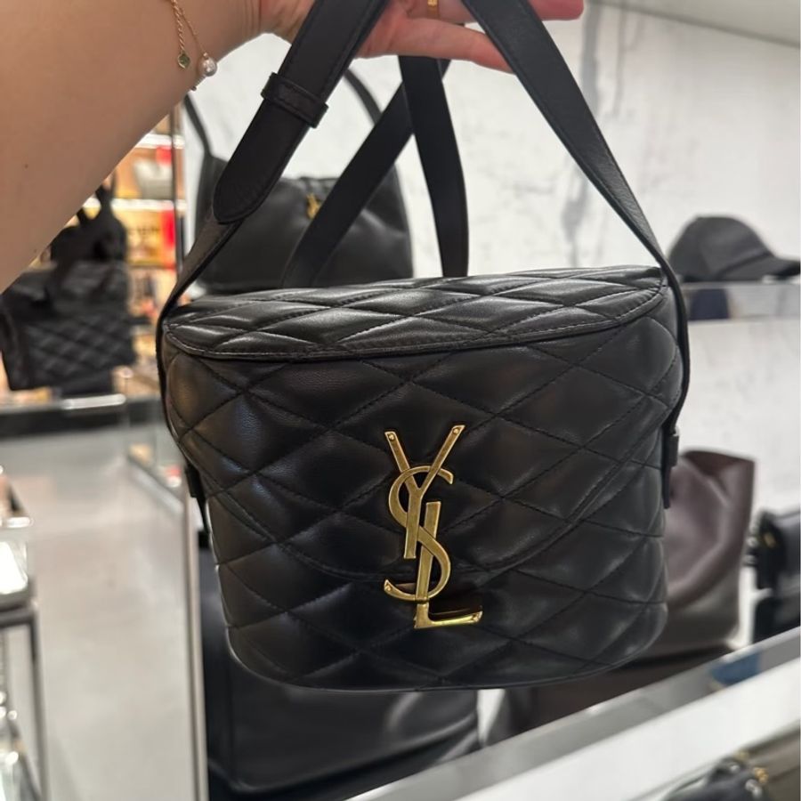閒置未使用 YSL聖羅蘭黑色羊皮革盒子包 尺寸19x8x15-2