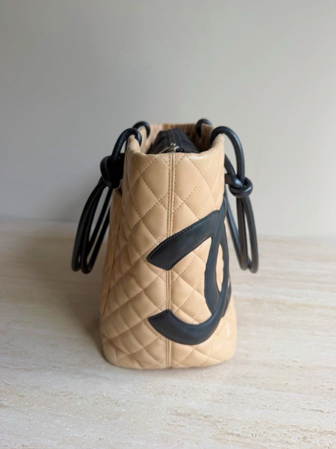 Chanel香奈兒康鵬托特包 奶茶色拼黑色 10開 經典菱格紋 大雙C logo 底長30cm-3