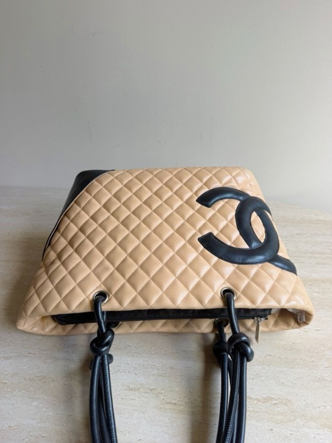 Chanel香奈兒康鵬托特包 奶茶色拼黑色 10開 經典菱格紋 大雙C logo 底長30cm-4