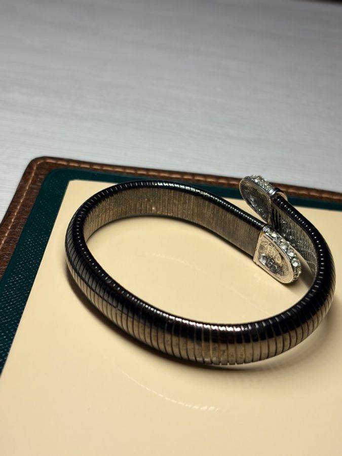 Givenchy 紀梵希 1982 年復古槍黑色蛇骨雙頭密鑲鑽彈性手鈪-8