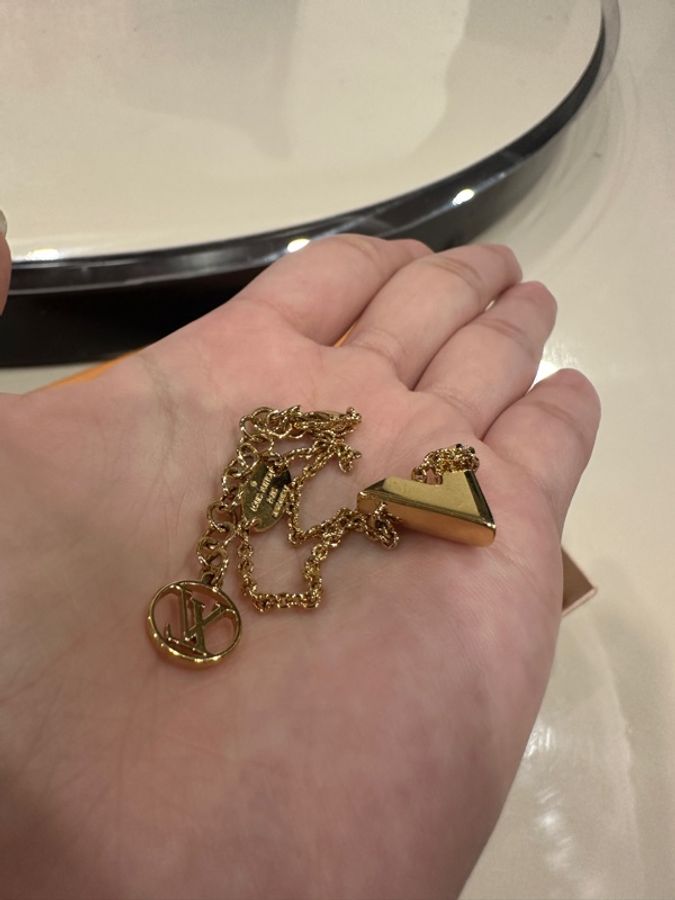 Louis Vuitton Essental V 手鍊 金色-2