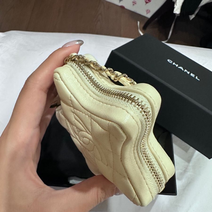 全新Chanel 2025/26 CRUISE 星星迷你包吊飾 淡米色-7