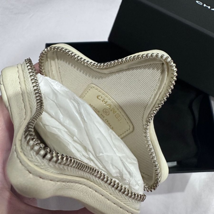 全新Chanel 2025/26 CRUISE 星星迷你包吊飾 淡米色-10