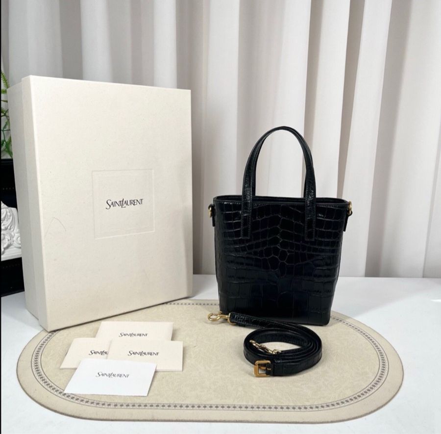 【閒置超新🤩絕不撞包✨全網最低價‼️】YSL 芯片款 黑金鰐魚壓紋mini托特水桶包-4