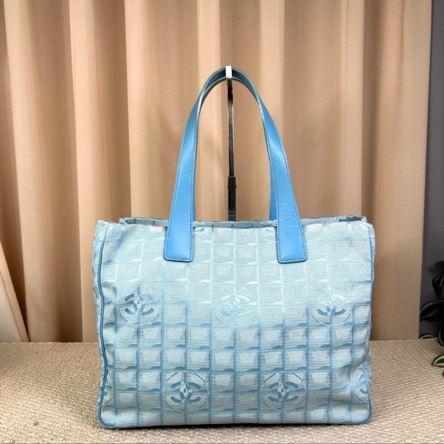 【清爽夏日冰藍🧊Cocah的價錢買香奈兒😚】Chanel藍色冰格托特包｜帆布包｜手提包-4