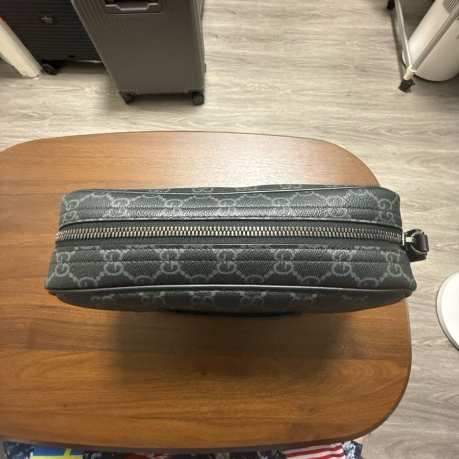 Gucci Emblem Small crossbody bag-4