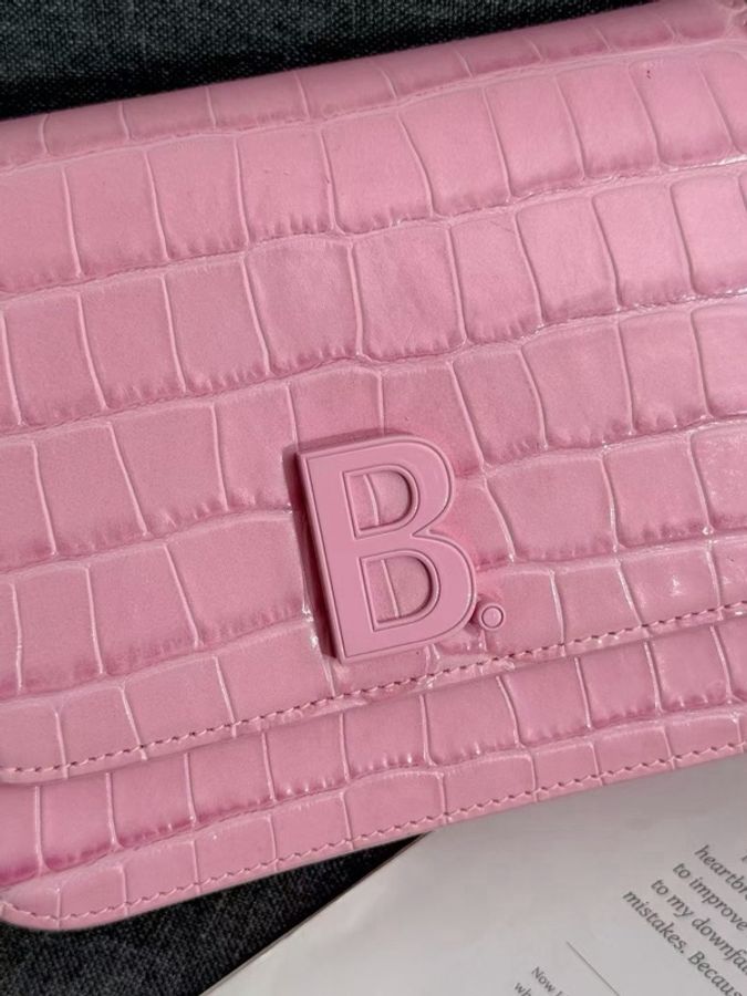 【威選精品|Balenciaga 粉色鱷魚壓紋 豆腐包】-4