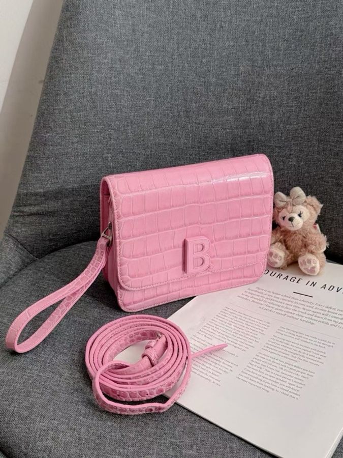 【威選精品|Balenciaga 粉色鱷魚壓紋 豆腐包】-5