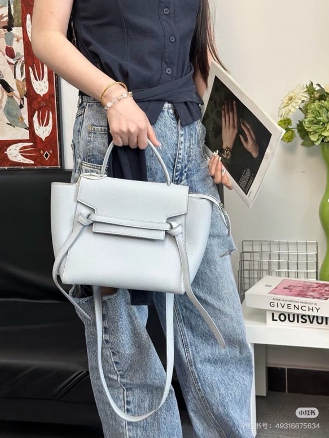 【威選精品|Celine Belt Bag 鯰魚包 藍色荔枝紋皮革】-0
