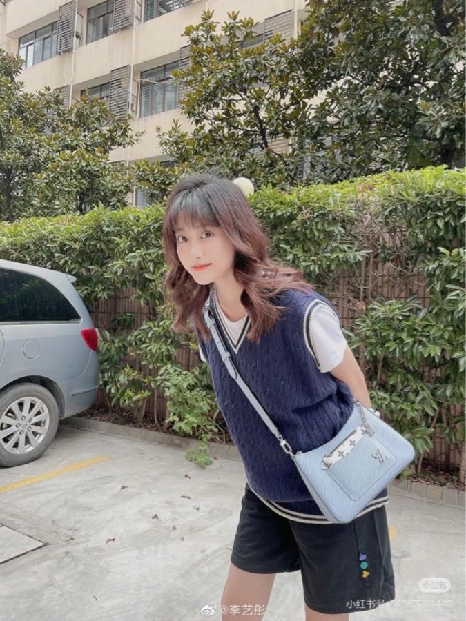 【威選精品|LV Marelle 淺藍色銀扣斜背包|芯片款】-1