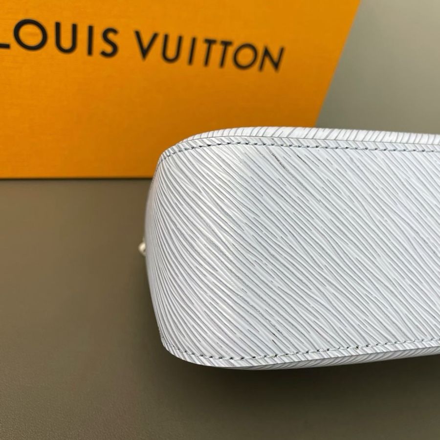 【威選精品|LV Marelle 淺藍色銀扣斜背包|芯片款】-7