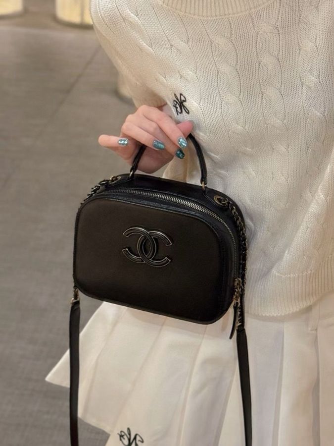 【威選精品|Chanel 黑金大雙C 相機包】-1