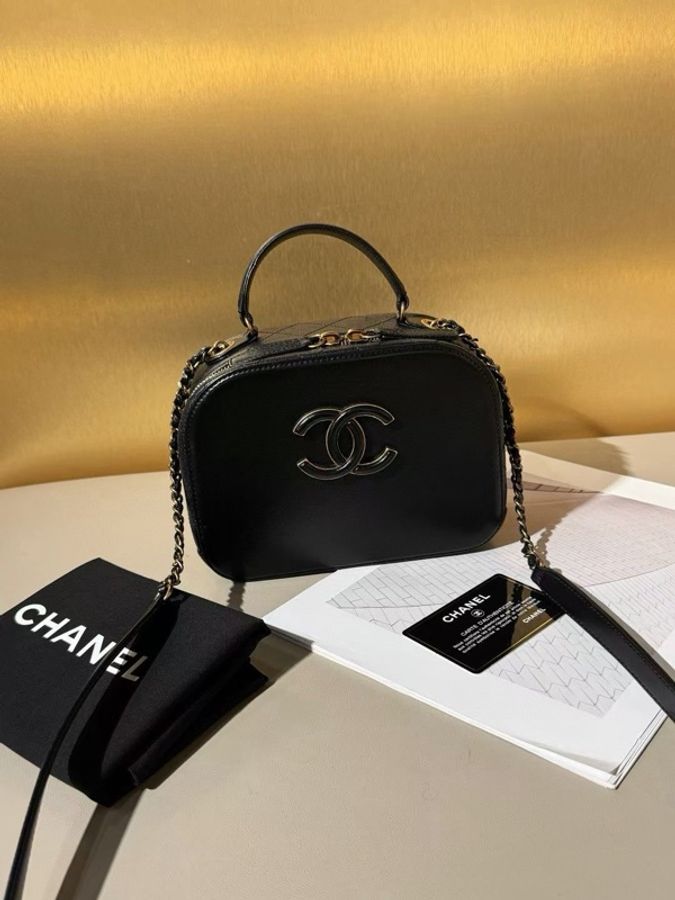 【威選精品|Chanel 黑金大雙C 相機包】-6