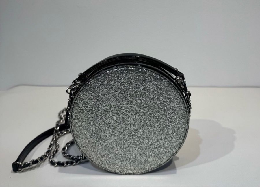 【威選精品|Chanel 星空亮片圓餅包 黑銀配色】-6
