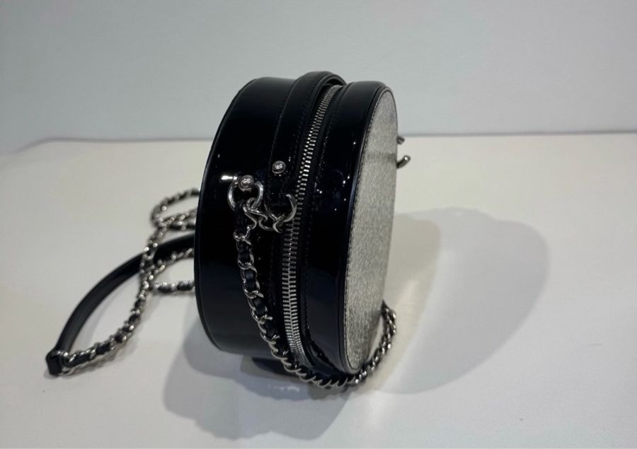 【威選精品|Chanel 星空亮片圓餅包 黑銀配色】-7