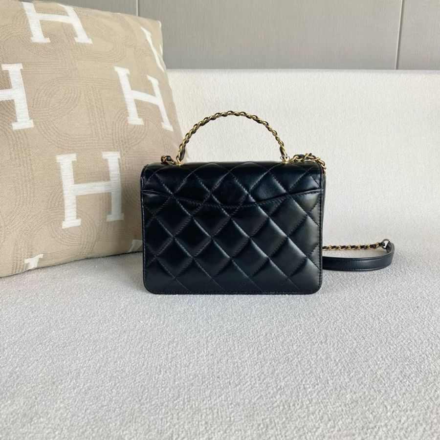 【威選精品|CHANEL 23P 黑金鏤空手柄豆腐包】-6