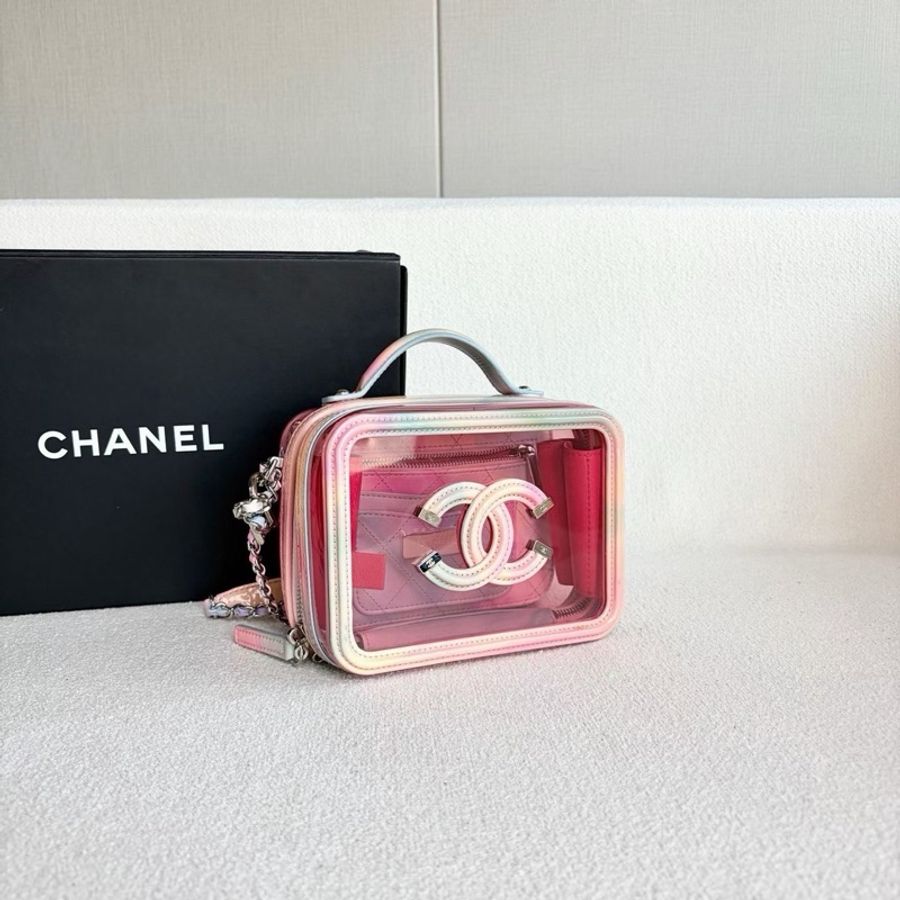 【威選精品|CHANEL 炫彩 PVC 銀扣 透明相機包】-1