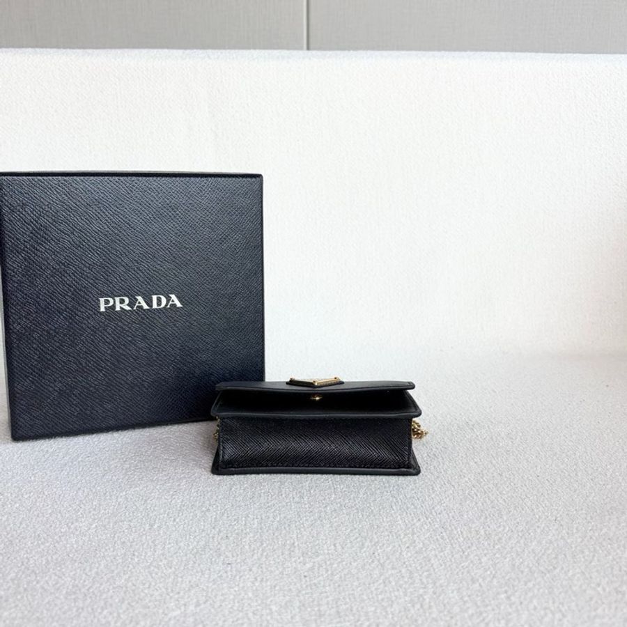 【威選精品|PRADA Saffiano 迷你鏈條卡片夾】-8
