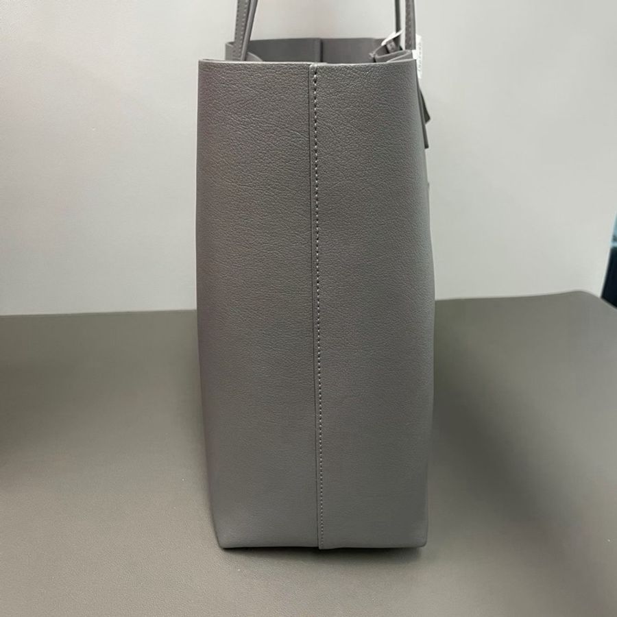 【威選精品|Saint Laurent YSL 灰色橫款購物托特包】-12