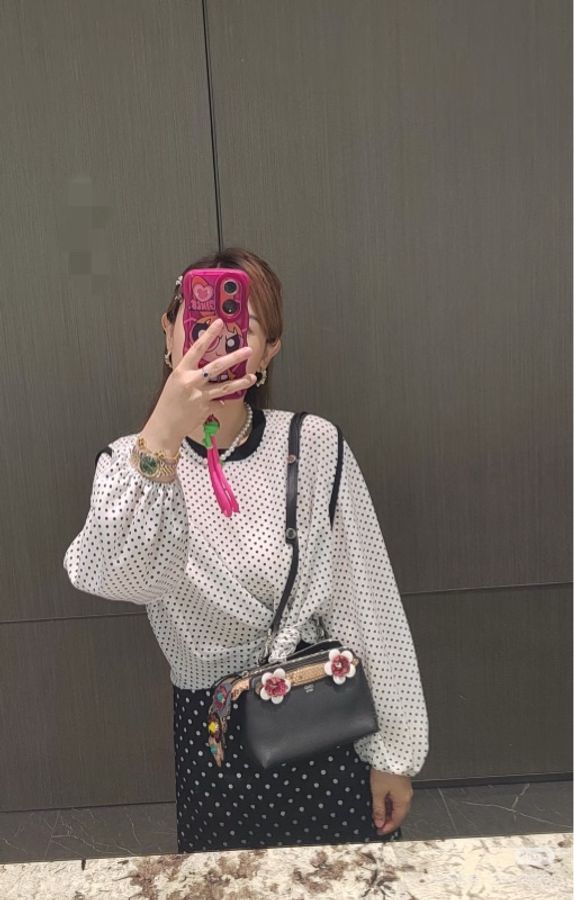 【威選精品|FENDI By The Way 限量版花朵蛇皮手柄肩背斜背包】-1